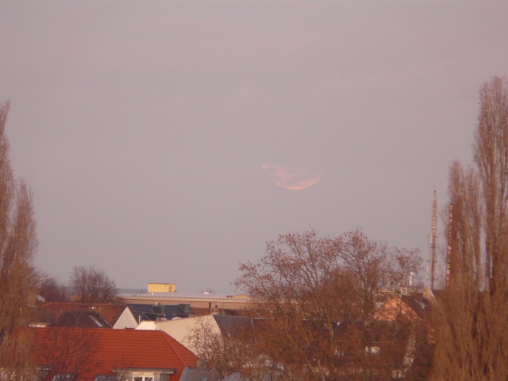 Erster Blick auf den Mond