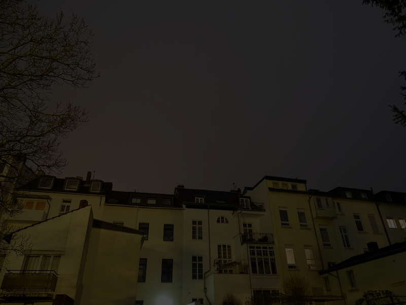 Zugezogener Himmel, 01:12 MEZ